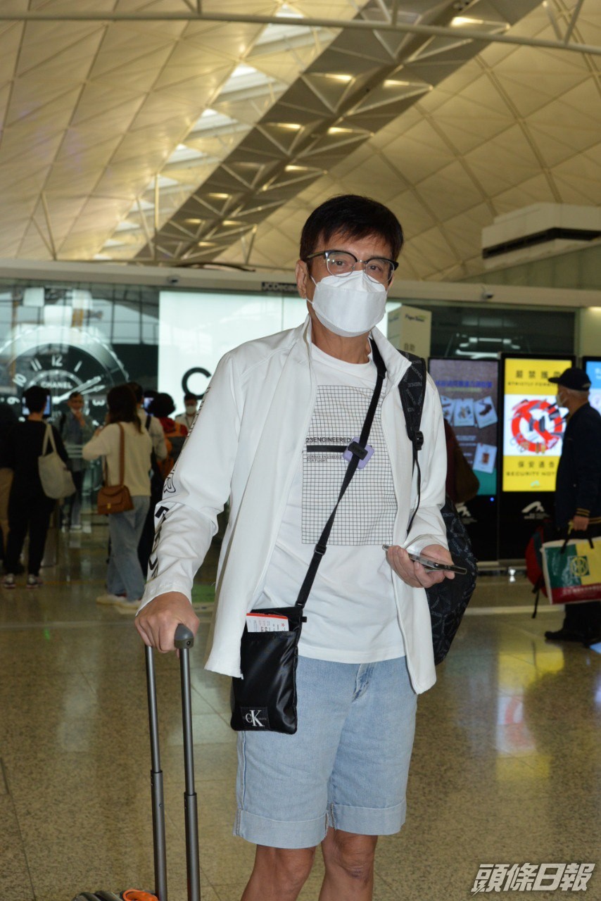 黃柏文只帶輕裝出發。